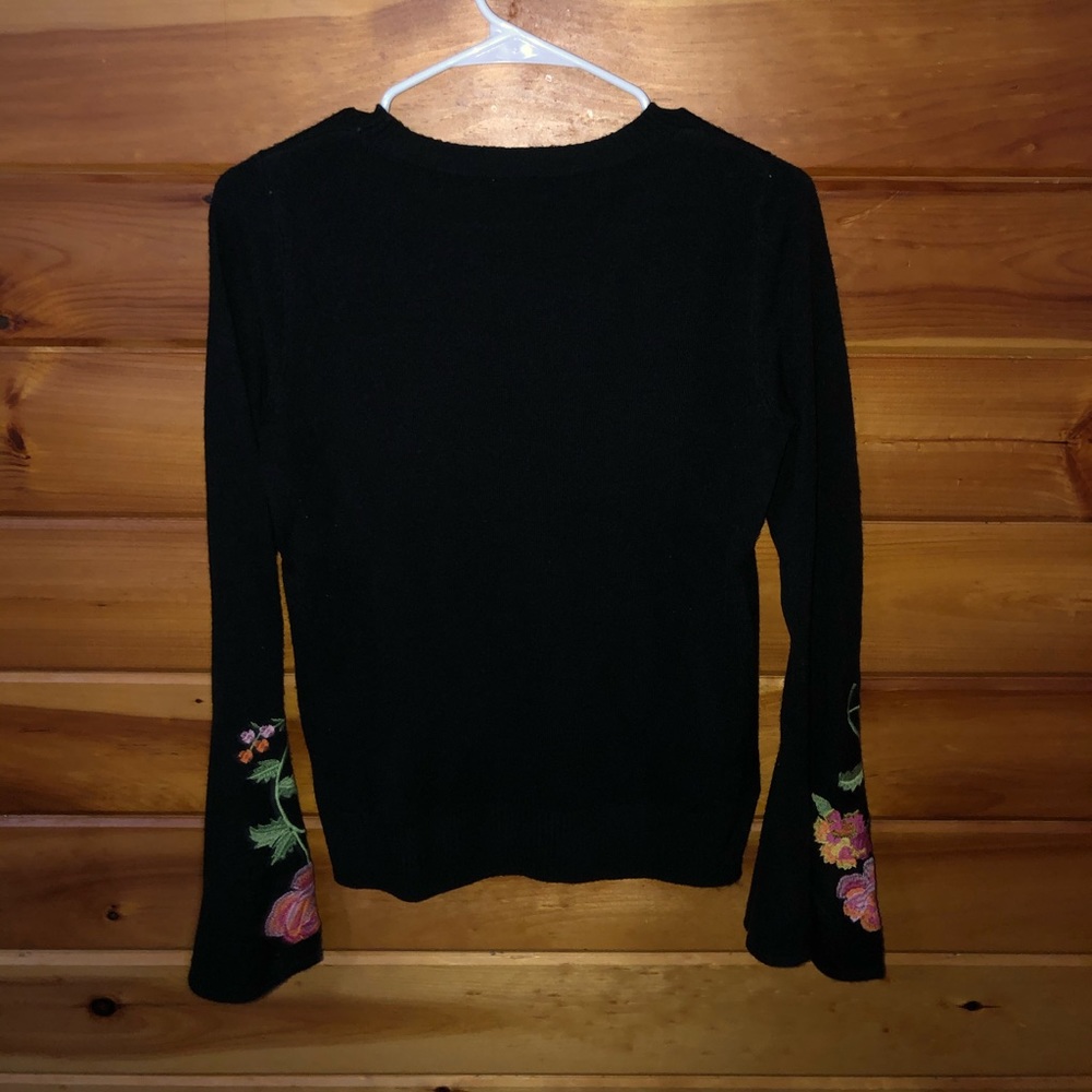 Embroidered (w/ roses) cashmere sweater